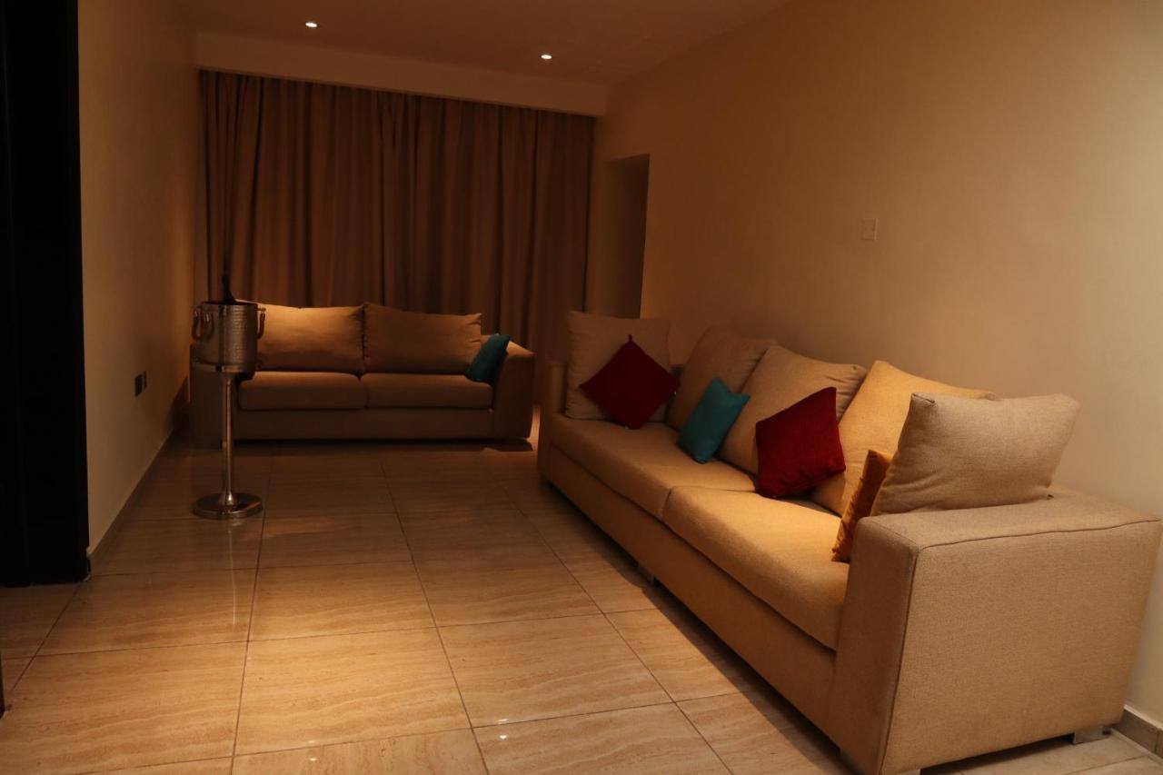 Monty Suites Calabar Esterno foto