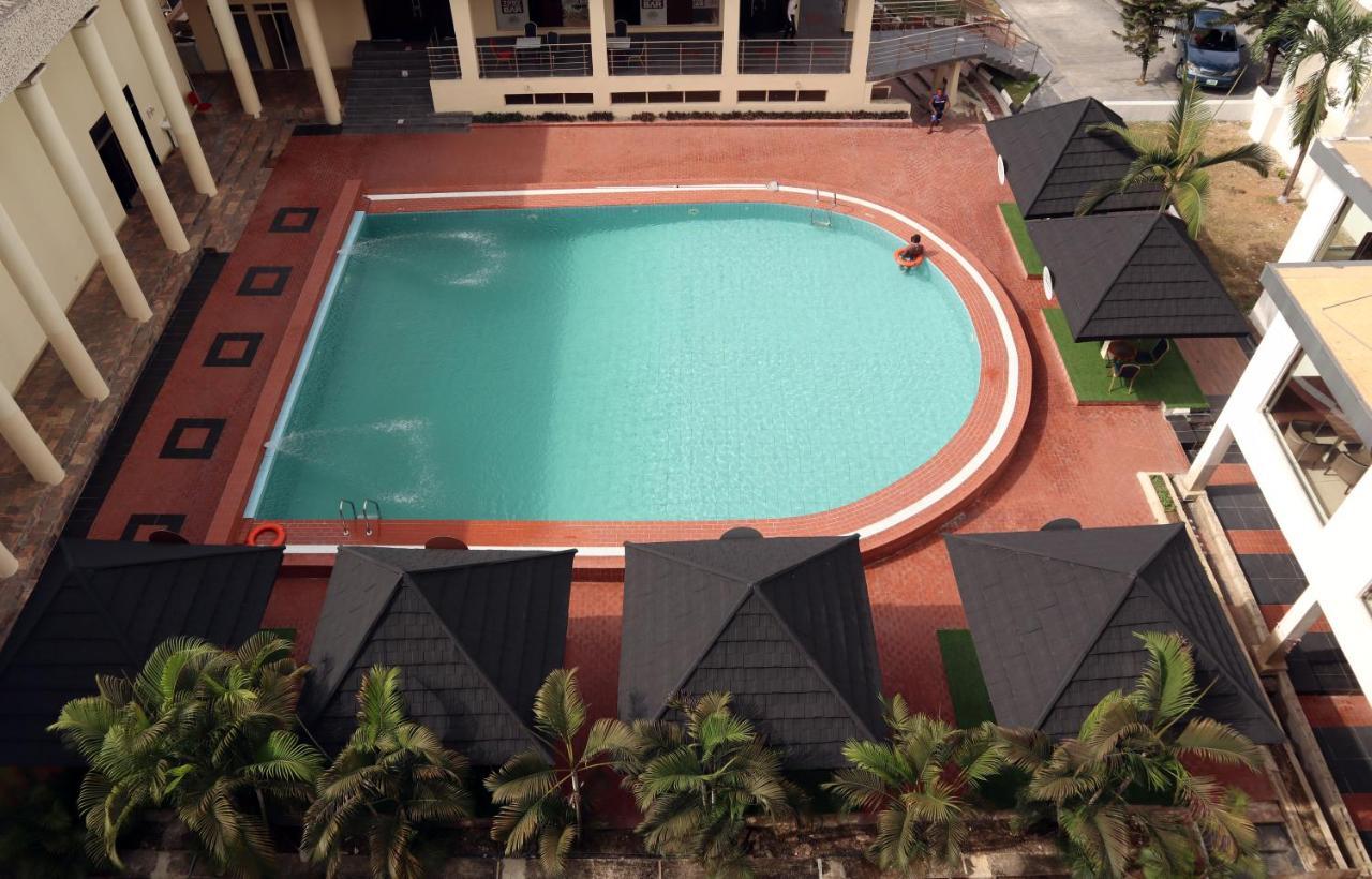 Monty Suites Calabar Esterno foto