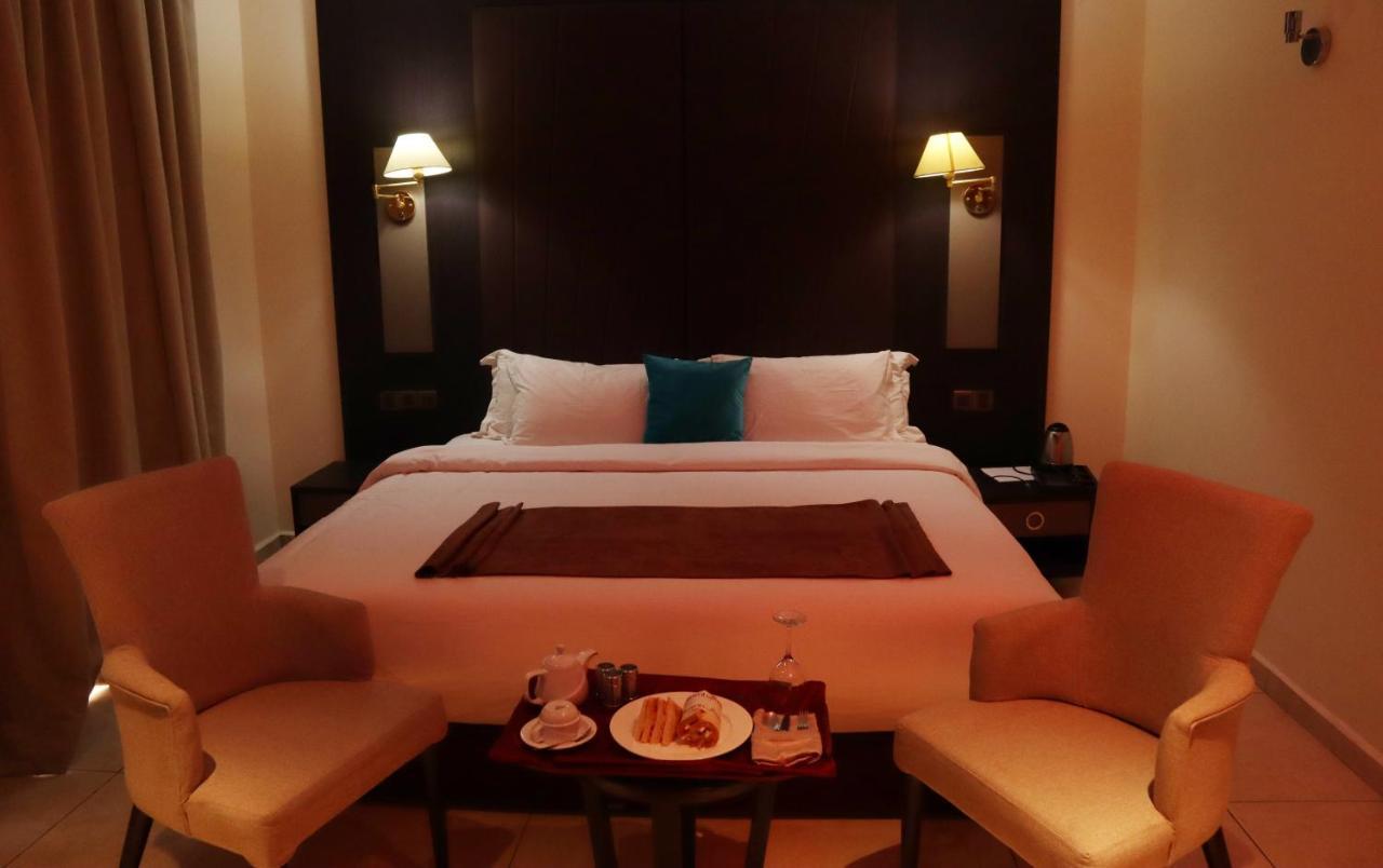Monty Suites Calabar Esterno foto