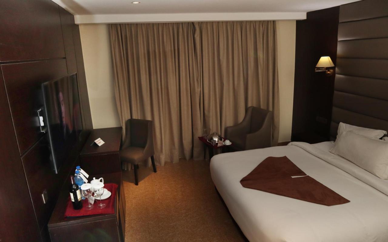 Monty Suites Calabar Esterno foto