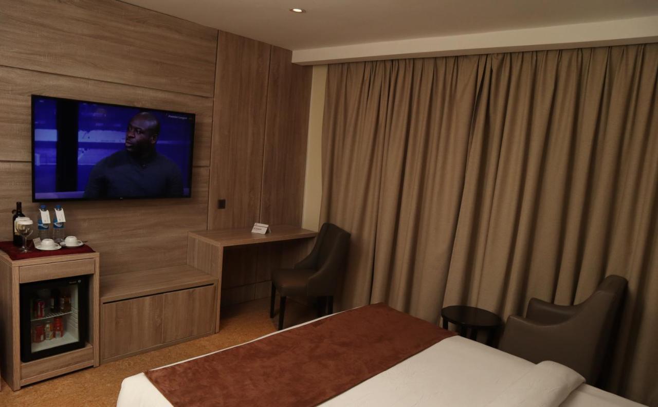 Monty Suites Calabar Esterno foto