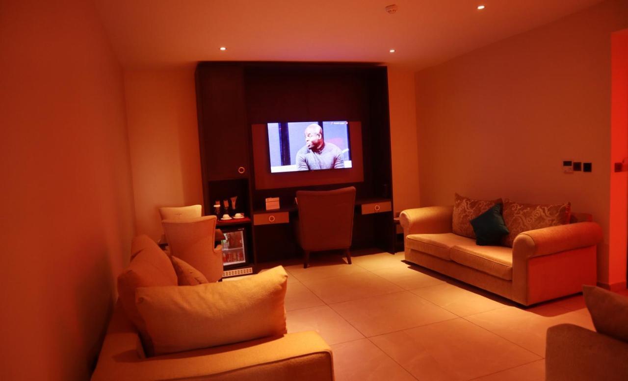 Monty Suites Calabar Esterno foto